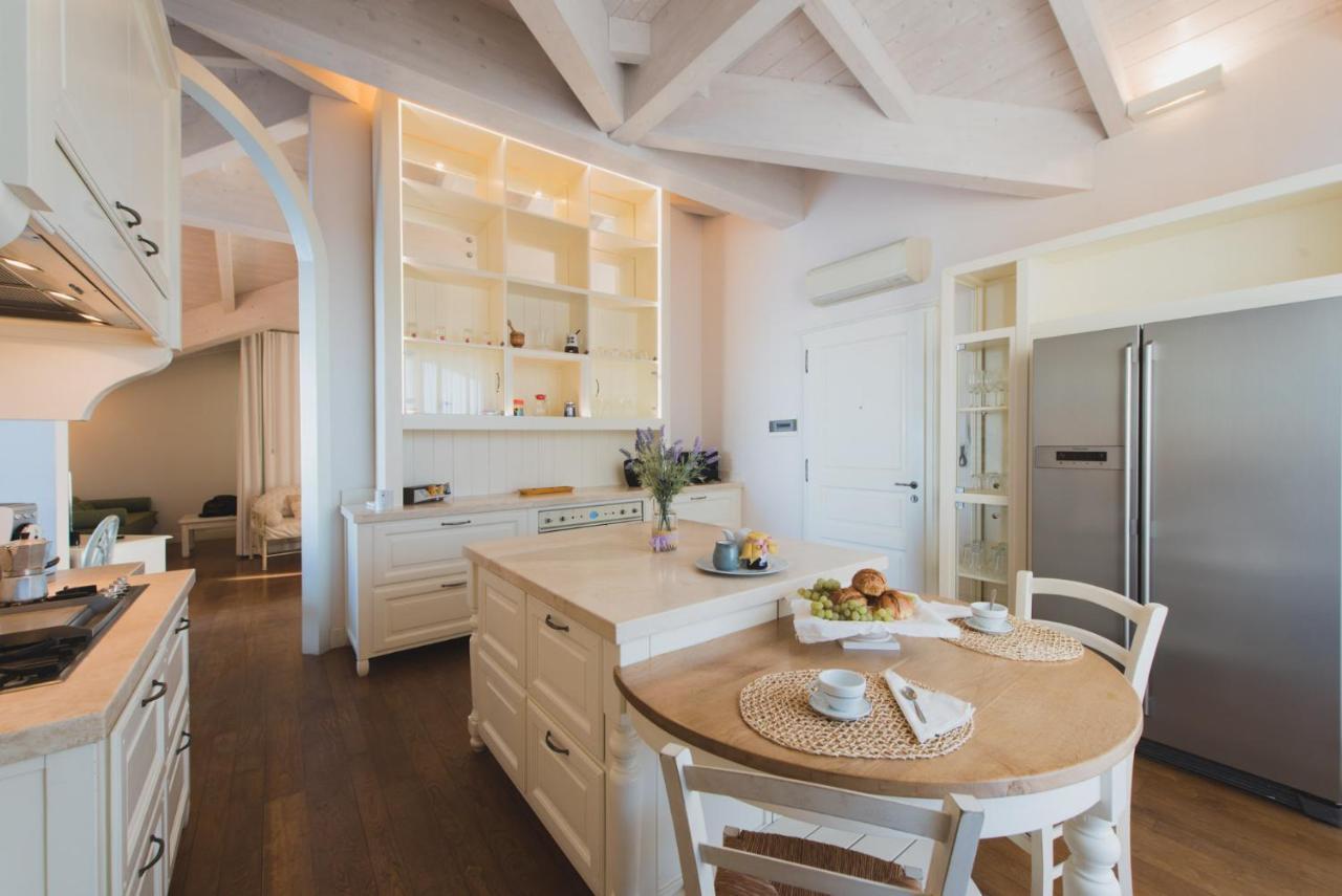 Villa Lilla Sulla Spiaggia Di San Vincenzo Luxury Eksteriør bilde