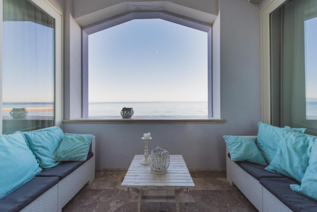 Villa Lilla Sulla Spiaggia Di San Vincenzo Luxury Eksteriør bilde