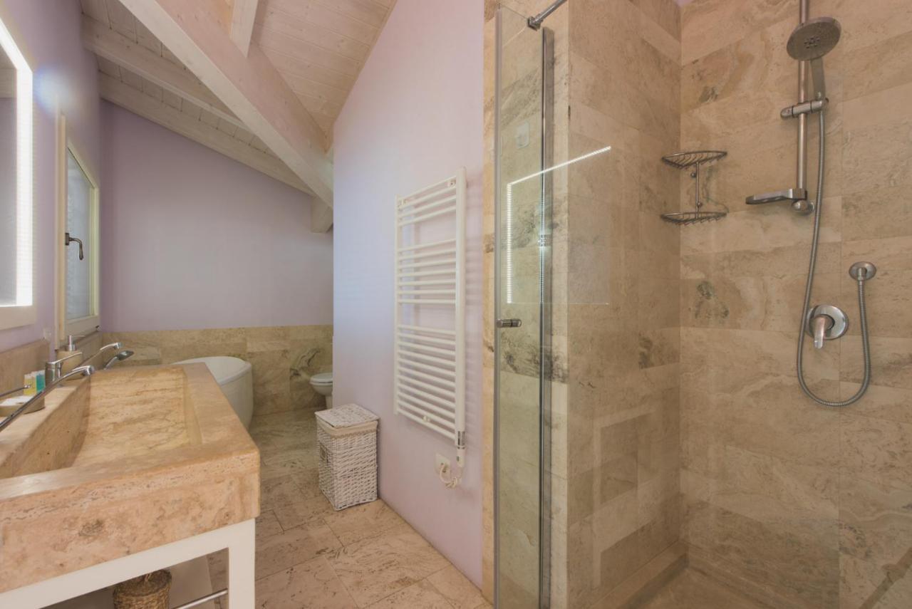 Villa Lilla Sulla Spiaggia Di San Vincenzo Luxury Eksteriør bilde