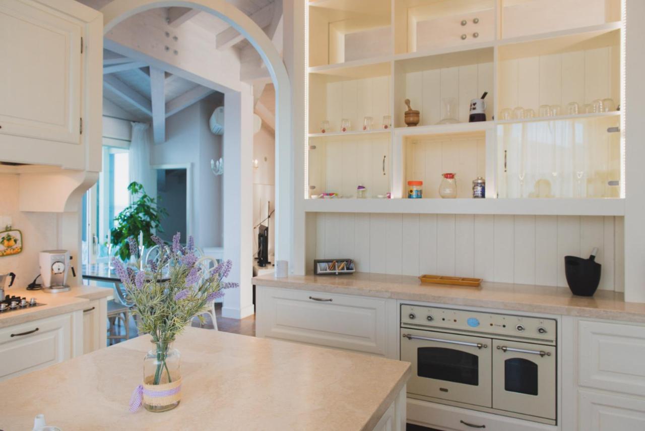 Villa Lilla Sulla Spiaggia Di San Vincenzo Luxury Eksteriør bilde